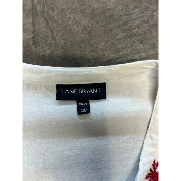 Lane Bryant Plus Size 18/20‎ Relaxed Flutter Sleeve Top Tassle w/Blue Embroidery - Picture 6 of 7